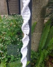 Load image into Gallery viewer, Macrame Native Bee Ladder