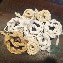 Load image into Gallery viewer, Macrame Native Bee Ladder
